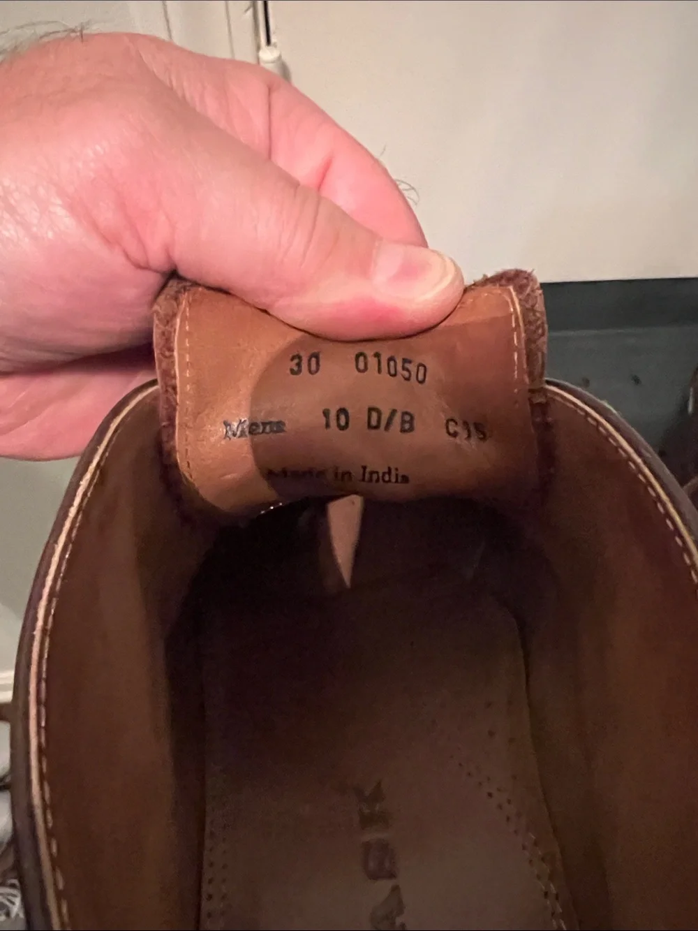 Men's Brown Leather Chukka Boots with Contrast Sole